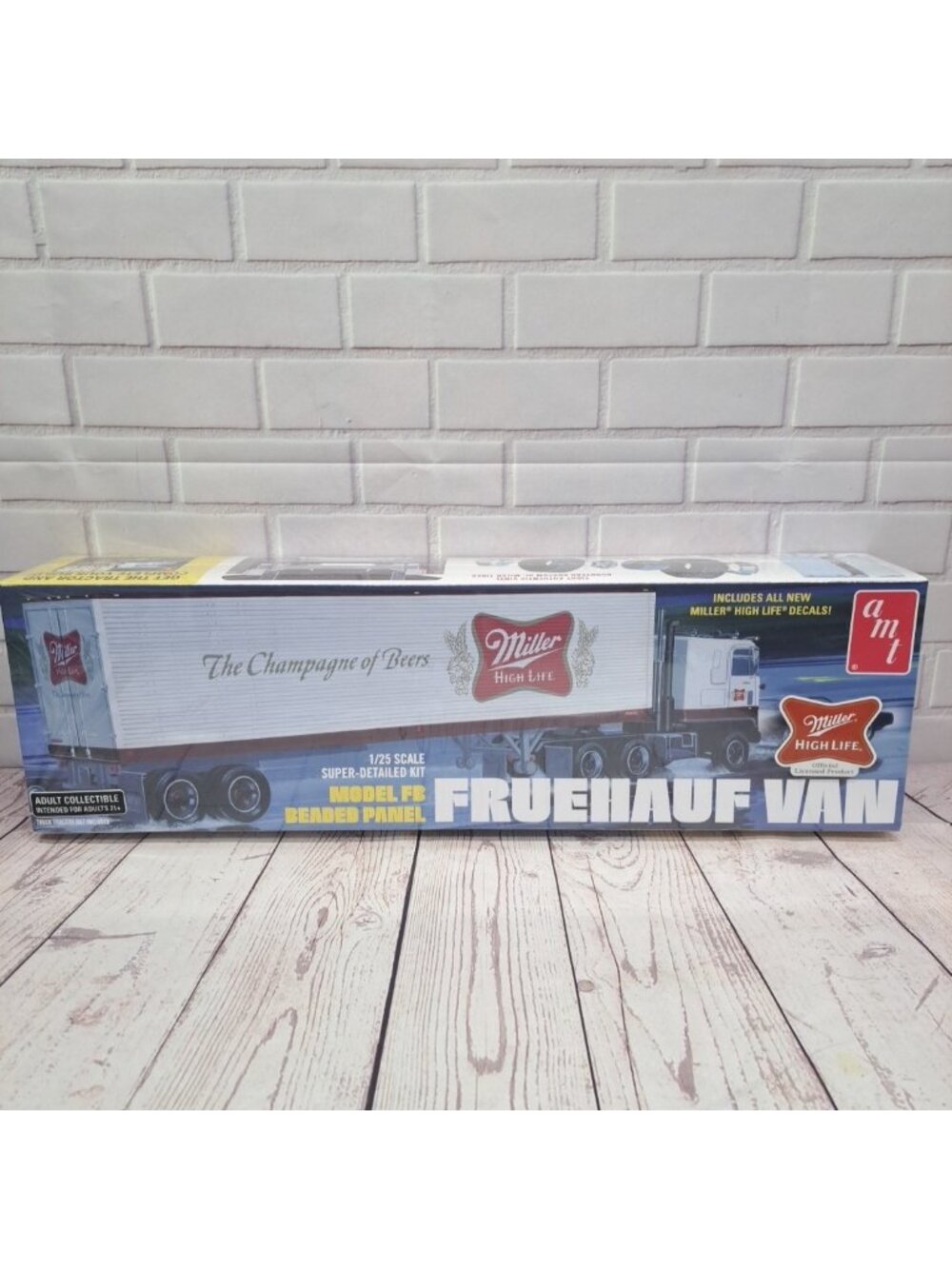 AMT FB Beaded Panel Fruehauf Van Miller High Life Trailer 1:25 Model Kit NIB 19"
